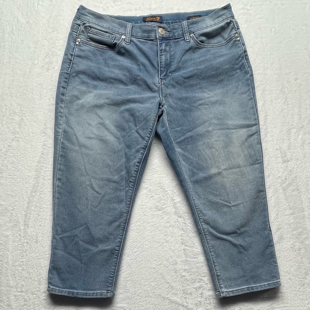 Seven 7 Women’s Capri Jeans Denim Embroidery Back Pockets Distressed Size 14